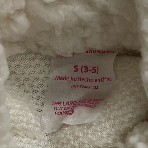 Fluffy Soft Off white Small Jacket Button Up With Collar for Woman - Picture 6 of 6